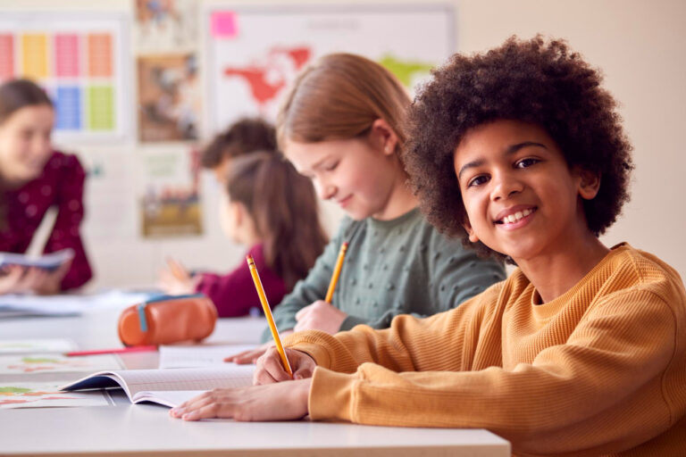 Poema Dia do Estudante com atividades 5º ano